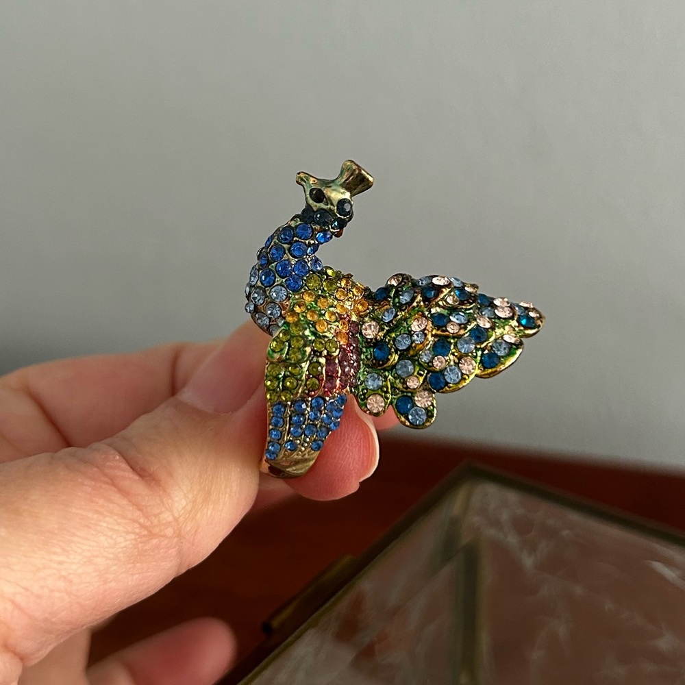 Absolutely stunning peacock 🦚 ring 💍 earrings beautiful colors statement style